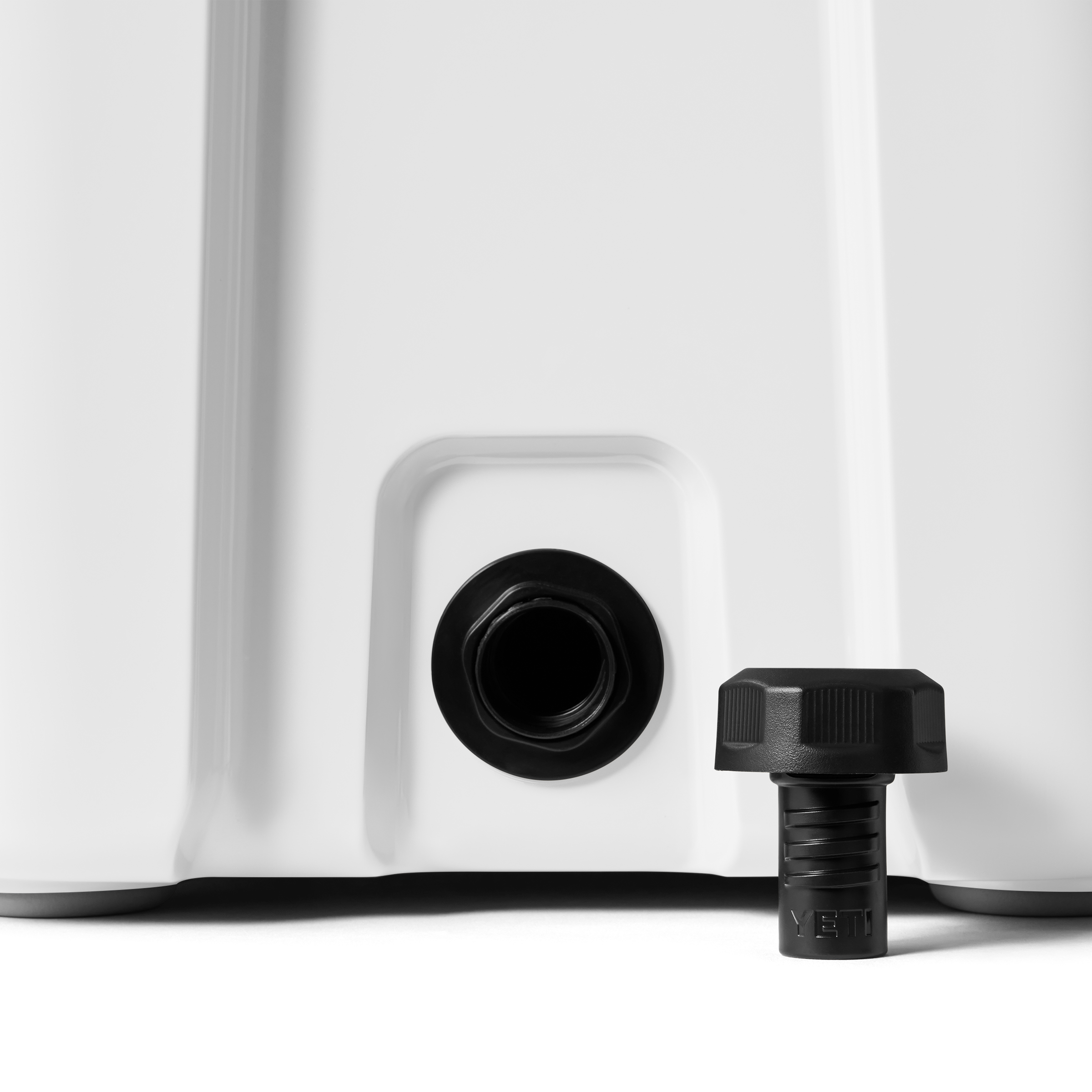 Roadie® 24 Cool Box - Image 8